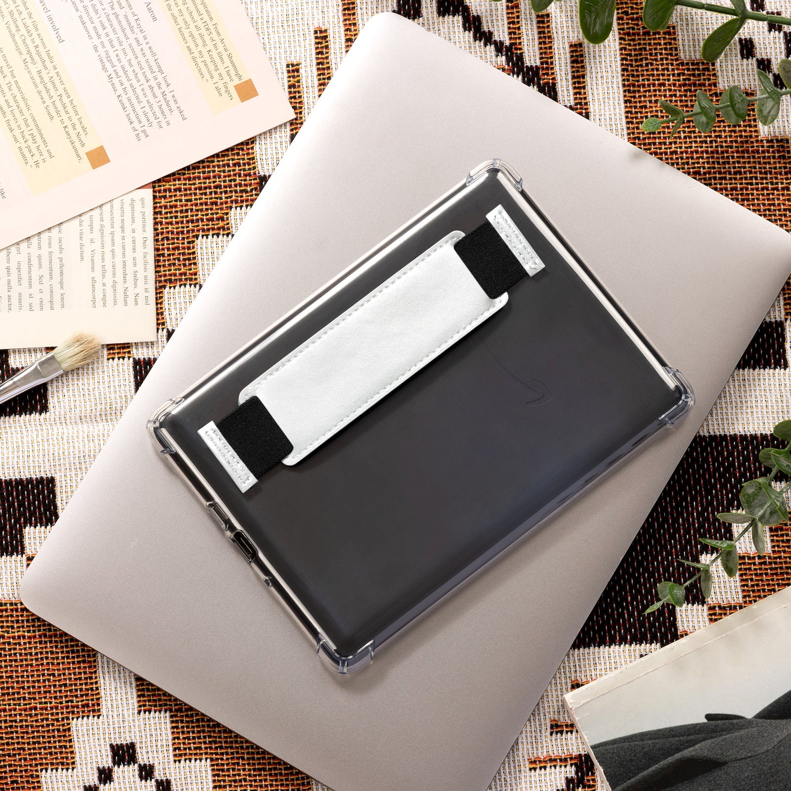 Kindle Paperwhite 12th Gen (2024 7 inch) Clear with Hand Strap Case#Color_Candlelight Silver